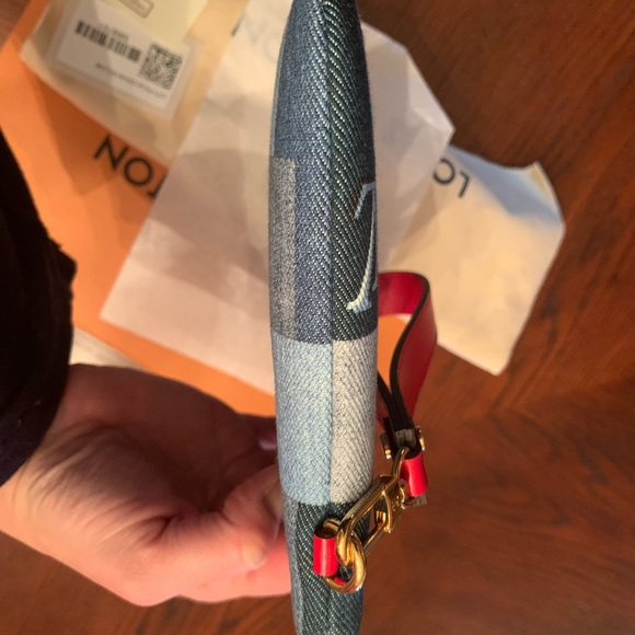 Louis Vuitton Monogram Patchwork Denim City Pouch - Picture 5 of 16